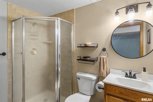 493 44TH Avenue Court, East Moline, IL 61244