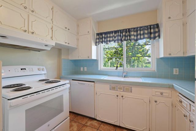 1162 Oxford Way, Stockton, CA 95204
