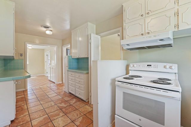 1162 Oxford Way, Stockton, CA 95204