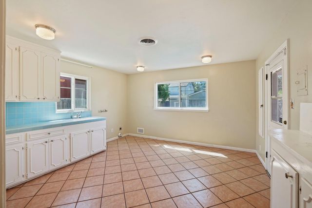 1162 Oxford Way, Stockton, CA 95204