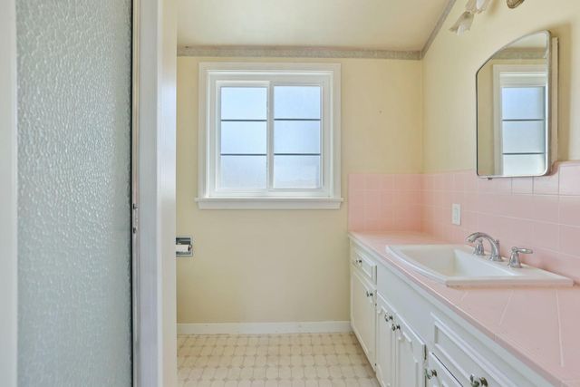 1162 Oxford Way, Stockton, CA 95204