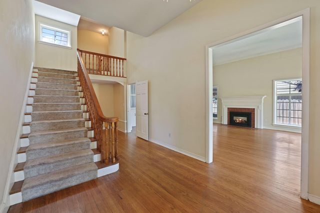 1162 Oxford Way, Stockton, CA 95204