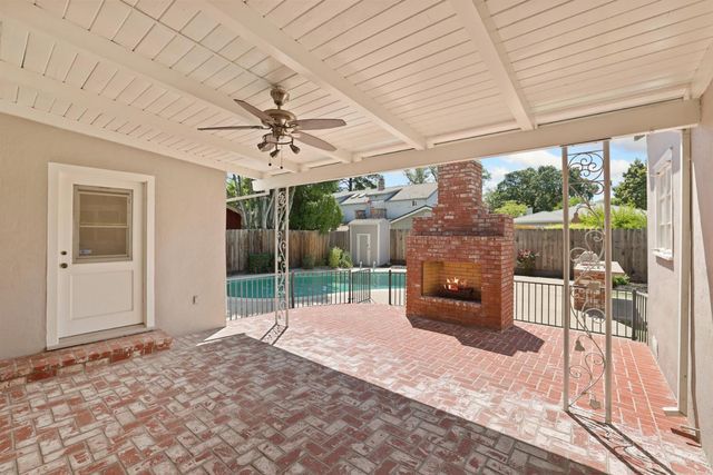 1162 Oxford Way, Stockton, CA 95204