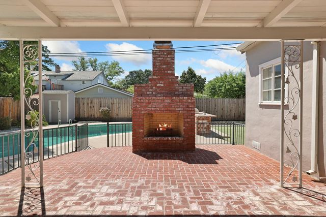 1162 Oxford Way, Stockton, CA 95204