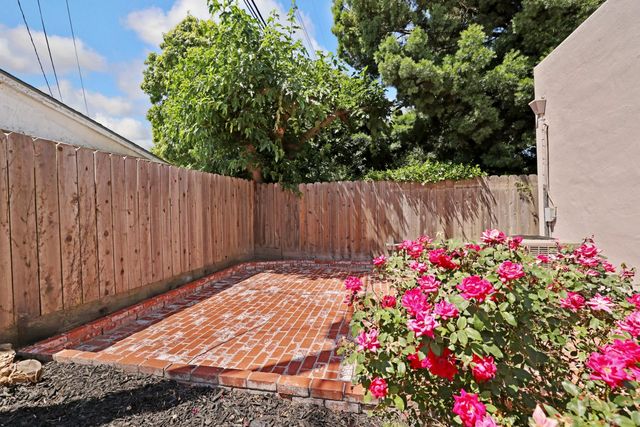 1162 Oxford Way, Stockton, CA 95204