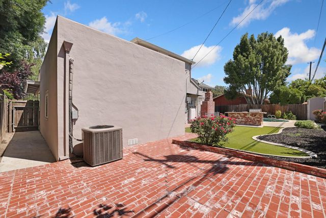 1162 Oxford Way, Stockton, CA 95204
