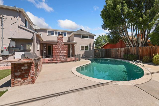 1162 Oxford Way, Stockton, CA 95204