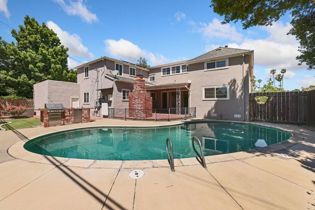 1162 Oxford Way, Stockton, CA 95204