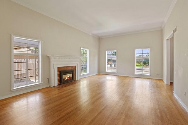 1162 Oxford Way, Stockton, CA 95204