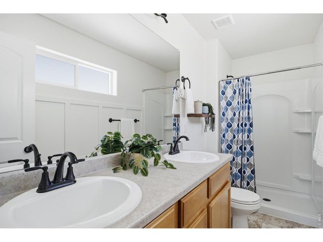 807 Saiga Dr, Windsor, CO 80550