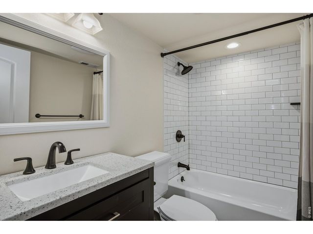 807 Saiga Dr, Windsor, CO 80550