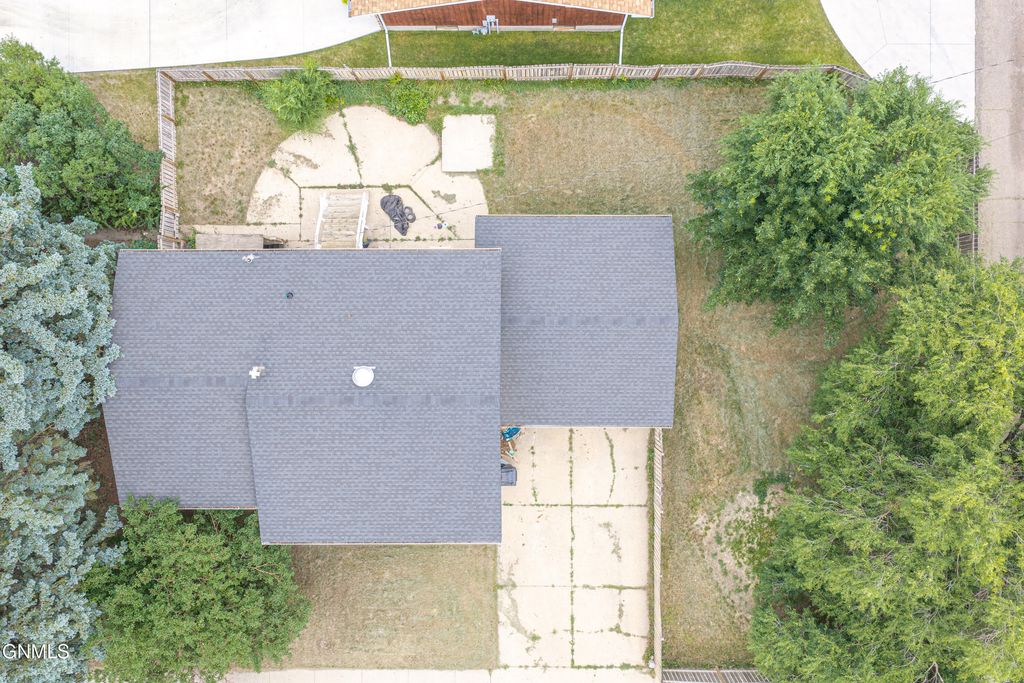 107 18th Street E, Williston, ND 58801 photo 5