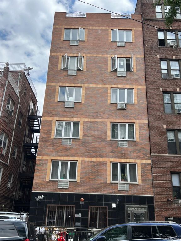 43-07 48th Street 5A, Sunnyside, NY 11104