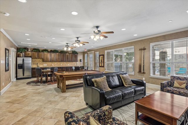 950 Henderson Street 1220, Fort Worth, TX 76102