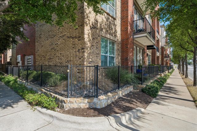 950 Henderson Street 1220, Fort Worth, TX 76102