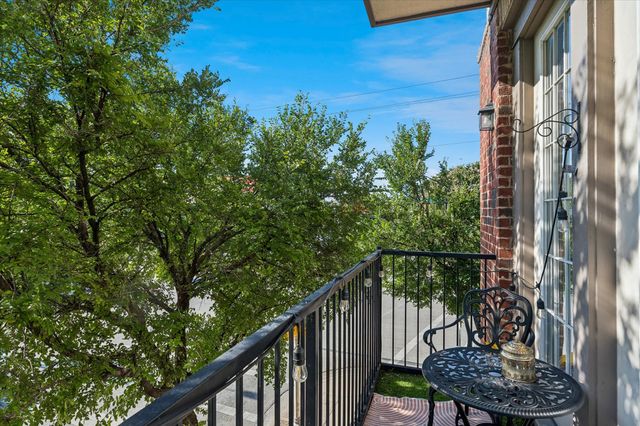 950 Henderson Street 1220, Fort Worth, TX 76102