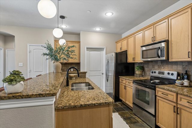 950 Henderson Street 1220, Fort Worth, TX 76102