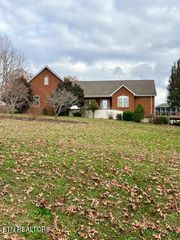 320 Iron Wood Circle Circle, Crossville, TN 38571