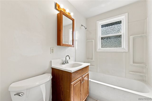 131 Chamberlin Drive, West Seneca, NY 14210