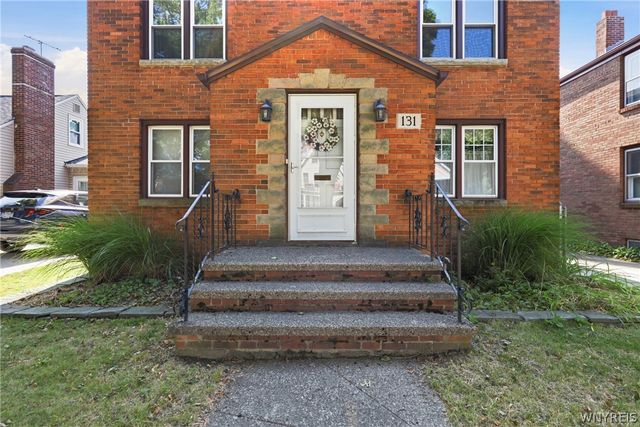 131 Chamberlin Drive, West Seneca, NY 14210