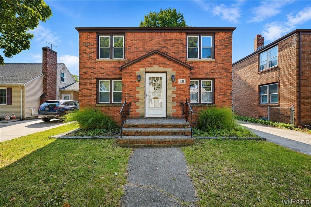 131 Chamberlin Drive, West Seneca, NY 14210