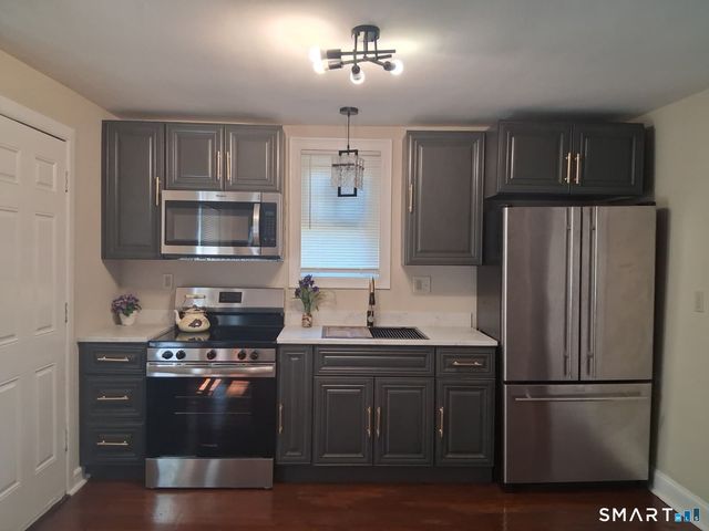 15 Simpson Street, Hartford, CT 06112