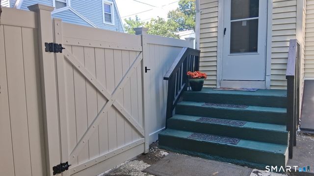 15 Simpson Street, Hartford, CT 06112