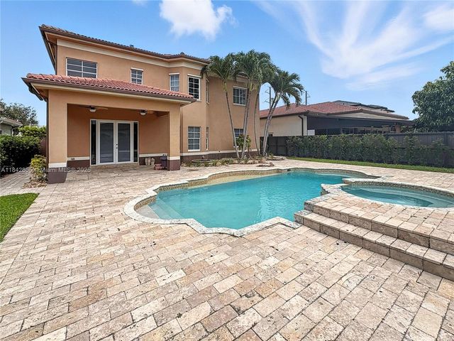 9751 SW 35th St, Miami, FL 33165