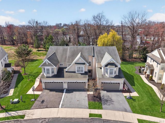 9 Cornwall Lane, Middletown, NY 10940