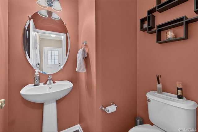 9 Cornwall Lane, Middletown, NY 10940