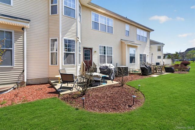 9 Cornwall Lane, Middletown, NY 10940