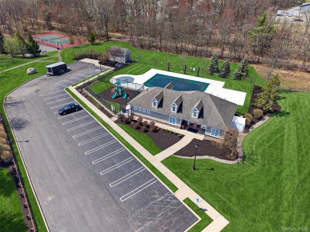 9 Cornwall Lane, Middletown, NY 10940