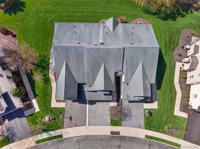 9 Cornwall Lane, Middletown, NY 10940