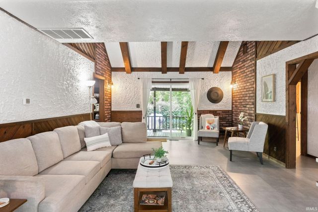 10281 County Road 4, Middlebury, IN 46540