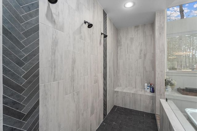 291 Vista Del Lago Drive, Huffman, TX 77336