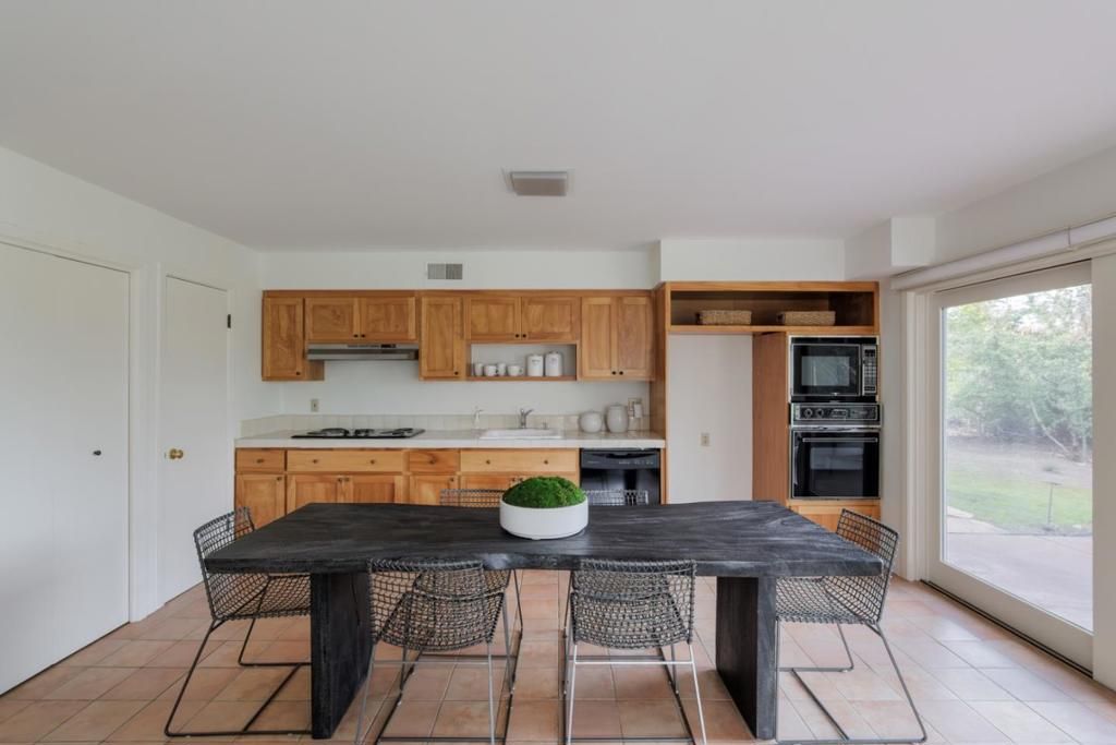 Image 22 of property listing at 888 Robb Road, Palo Alto, CA 94306