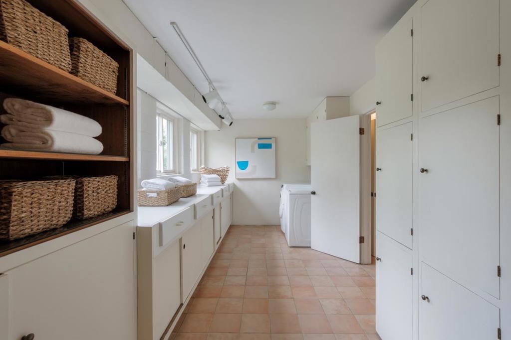 Image 23 of property listing at 888 Robb Road, Palo Alto, CA 94306