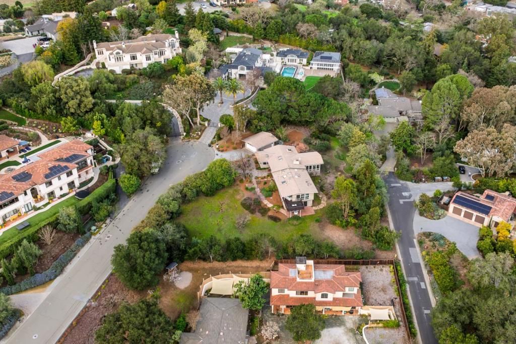 Image 3 of property listing at 888 Robb Road, Palo Alto, CA 94306