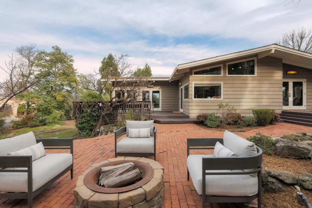 Image 5 of property listing at 888 Robb Road, Palo Alto, CA 94306