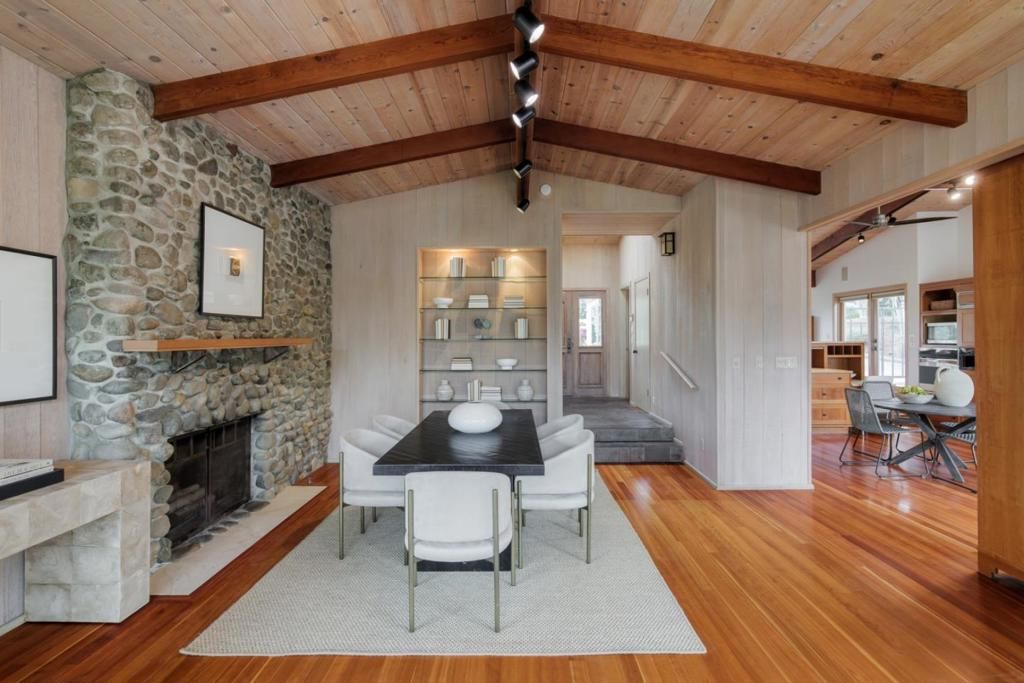 Image 9 of property listing at 888 Robb Road, Palo Alto, CA 94306