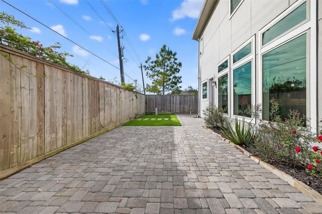 10514 Hess Lane, Houston, TX 77096