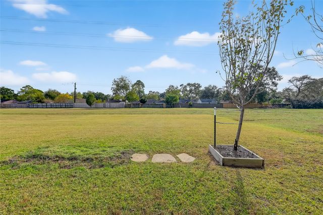 10514 Hess Lane, Houston, TX 77096