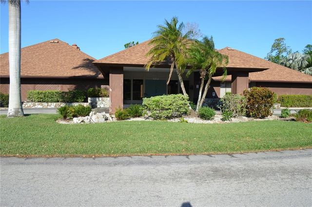 6002 OAK CREEK LANE 1925, Bradenton, FL 34210