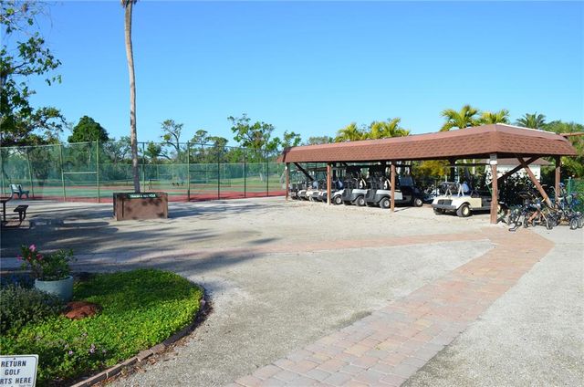 6002 OAK CREEK LANE 1925, Bradenton, FL 34210