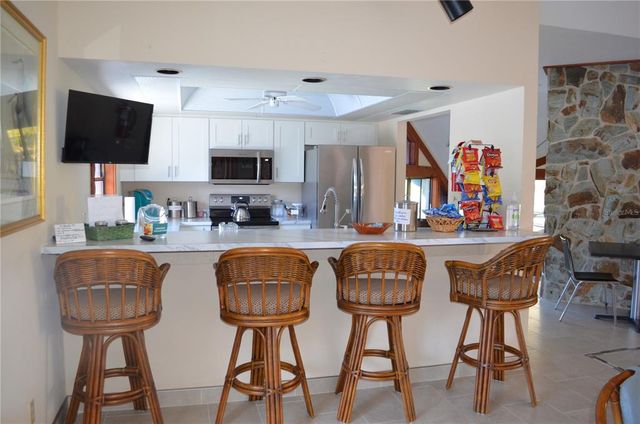 6002 OAK CREEK LANE 1925, Bradenton, FL 34210