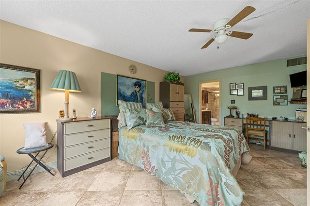 6002 OAK CREEK LANE 1925, Bradenton, FL 34210
