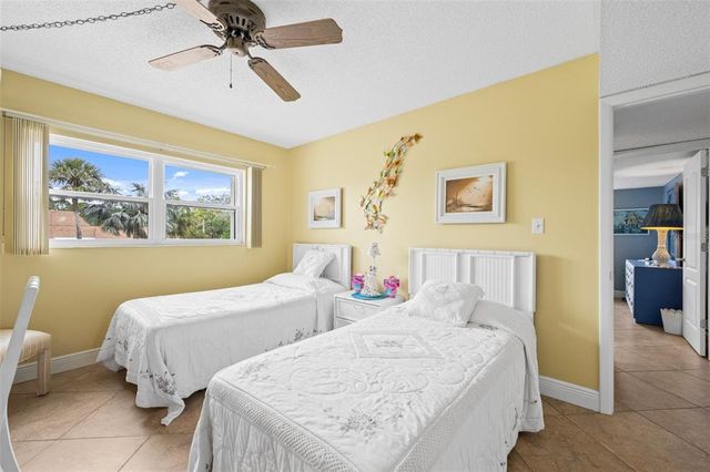 6002 OAK CREEK LANE 1925, Bradenton, FL 34210