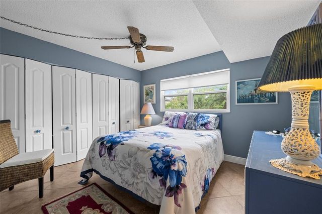 6002 OAK CREEK LANE 1925, Bradenton, FL 34210