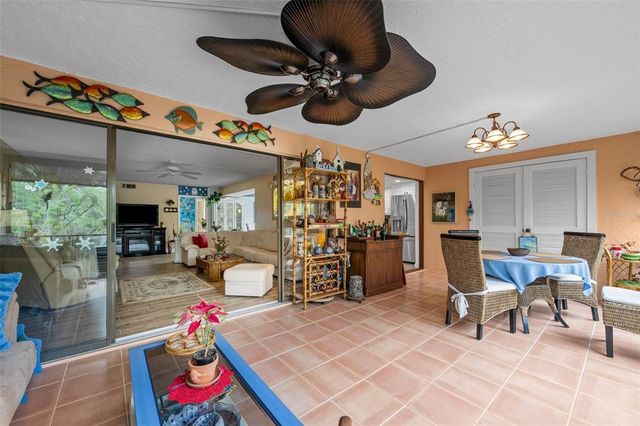 6002 OAK CREEK LANE 1925, Bradenton, FL 34210