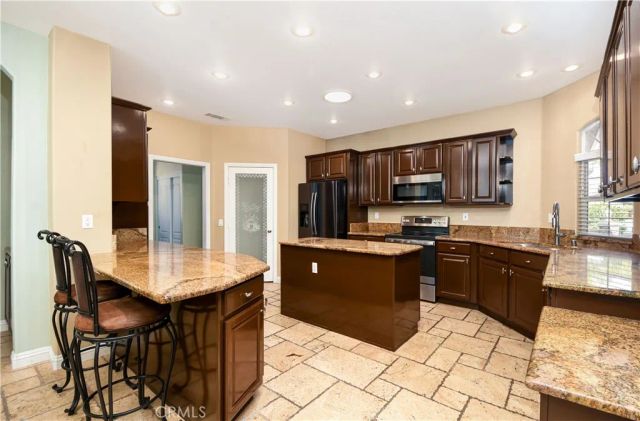 30938 Emperor, Canyon Lake, CA 92587